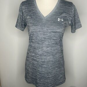Women’s Under Armour brand new Heat Gear medium black v neck workout top